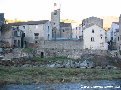 Le village de Riols aux bords du Jaur